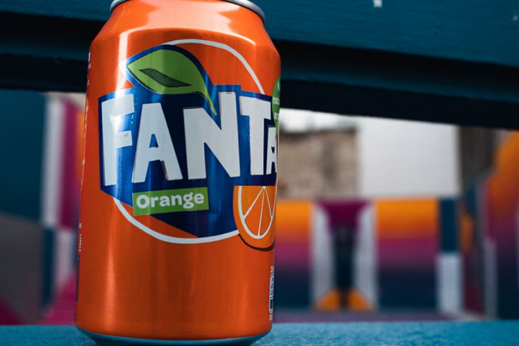 Iklan Komersial Minuman Fanta, Dilengkapi dengan Beberapa Fakta Menarik dan Analisisnya