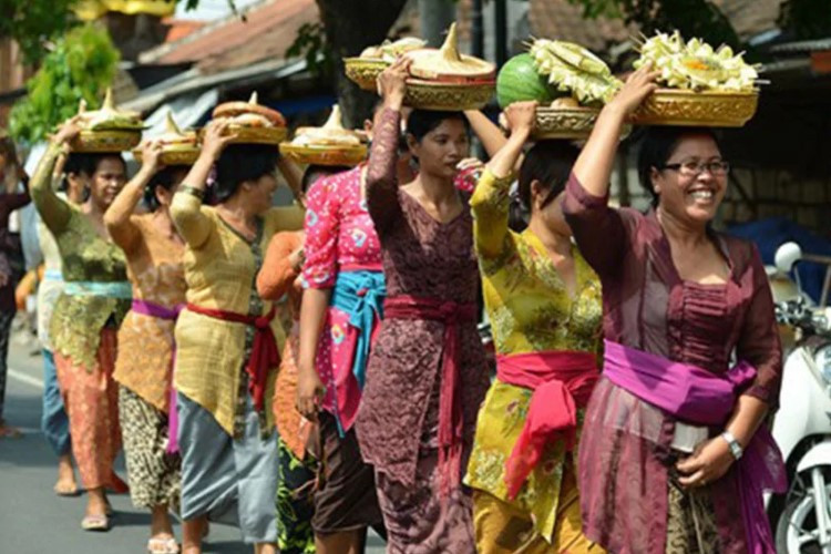 Orang - Orang yang Tergolong Dalam Kasta Sudra adalah: Bedah Sistem Pembagian Kasta Dalam Masyarakat 