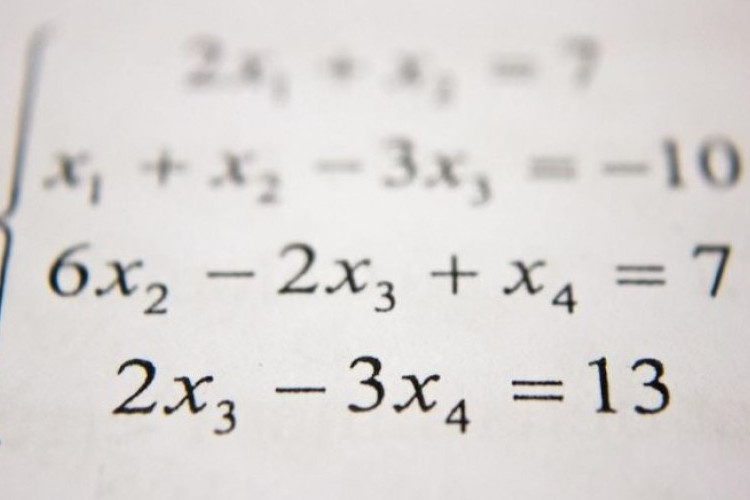 Contoh Soal Polinomial Kelas 11 dan Kunci Jawaban + Pembahasannya