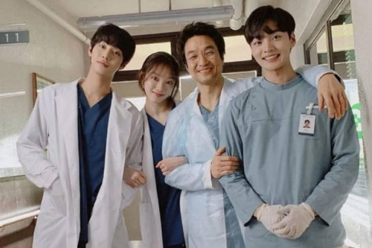 Sinopsis Drama Korea Dr. Romantic Season 3 (2023), Lika Liku Kehidupan 3 Dokter Menyembuhkan Pasien