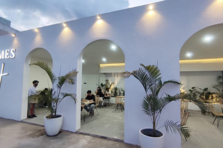 Daftar Harga Menu Homes Platinum Banjarbaru Terbaru 2023, Kafe Estetik Terinspirasi dari Thailand