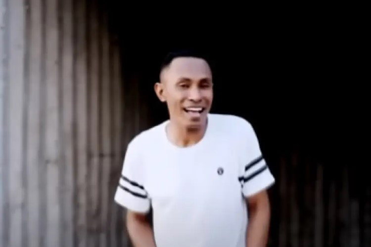 Lirik dan Arti Lagu Sedon Lewa Papa yang Lagi Viral di TikTok Buat Sound Video FYP 