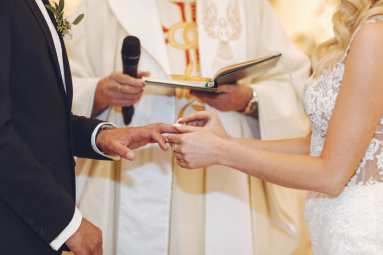 Contoh Kata-kata Pada Undangan Pernikahan Katolik Beserta Kutipan Kitab Suci