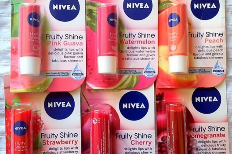 Daftar Harga Nivea Lip Balm Untuk Bibir Hitam Terbaru 2023, Harga Murah Kualitas No 1!