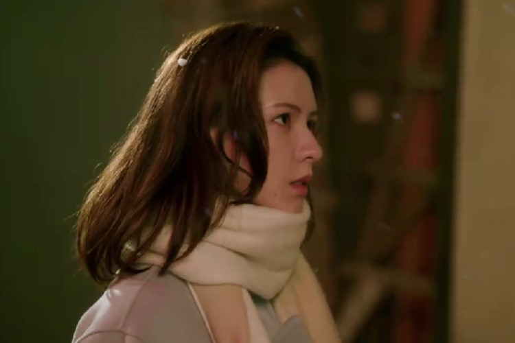 Nonton Drama China South Wind Knows Episode 15 Sub Indo, Zhu Jiu Tak Bisa Menolong Shen yang Dilecehkan Oarang Asing 