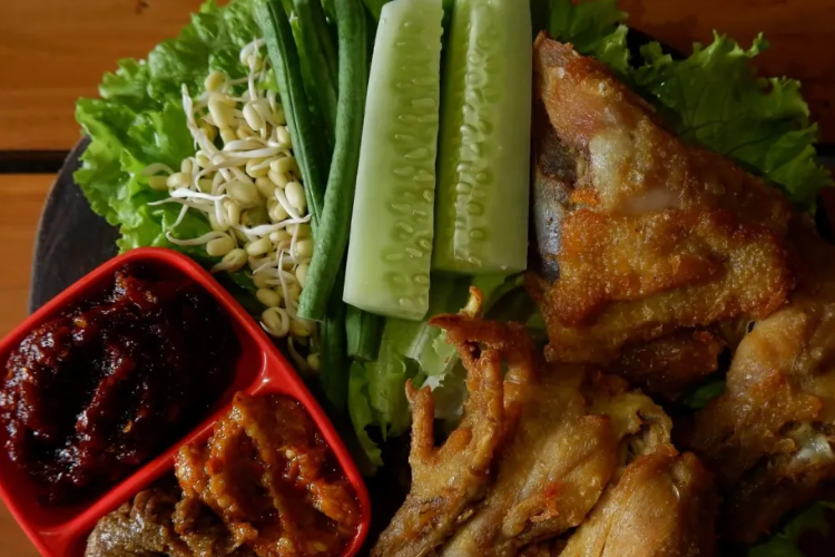 Jam Opesional Ayam Goreng Mulyani Karto Putro Sukoharjo Lengkap Dengan Alamat dan Rute Lokasinya Terdekat 