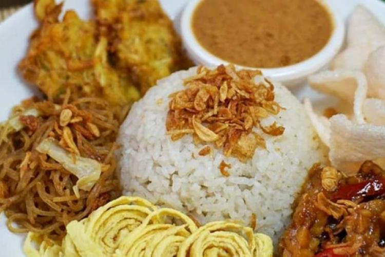 Rekomendasi Tempat Makan Nasi Uduk Jakarta yang Paling Enak dan Harga Terjangkau, Bisa Didatangi Buat Cari Sarapan!