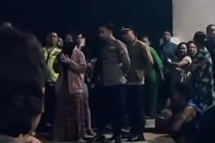 Video Mabar Bu Ida Tuban Viral Terciduk Berduaan Sama Pria Rekan Sesama Guru Saat Tengah Malam