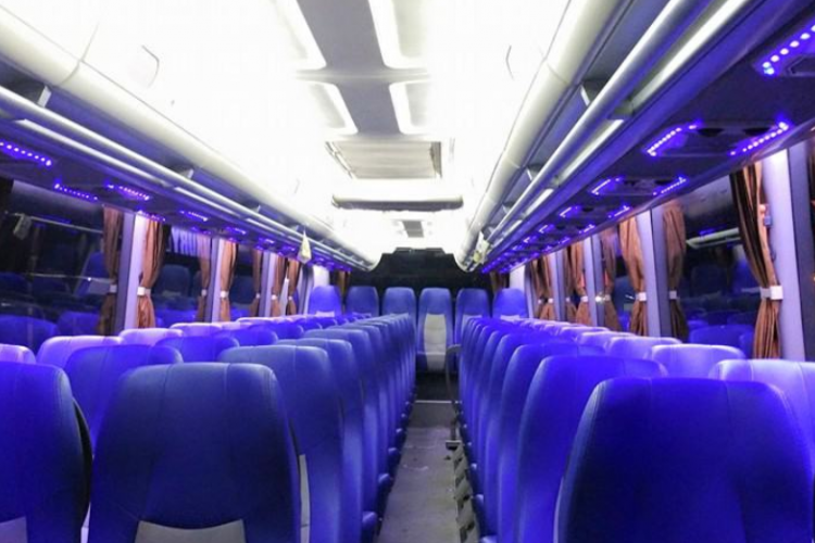 Berapa Jumlah Kursi Bus Seat 3/4? Berikut Total Kapasitasnya Sesuai dengan Jenis Bus