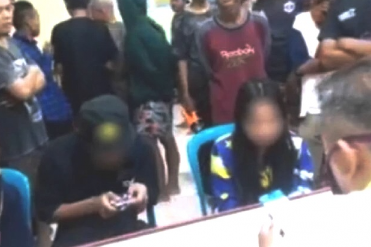 Geger! Video Mesum 3 ABG Ngawi Viral TikTok, Polisi: Masih Didalami Lagi Kasusnya