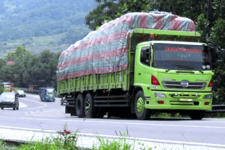 Jasa Bengkel Truk 24 Jam Terdekat di Malang, Tak Perlu Resah Kalau Ngadat Langsung Telepon Aja