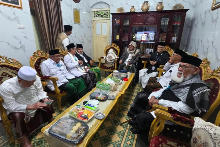 9 Kiai AHWA Gelar Musyawarah Tertutup di Ndalem Kasepuhan Tambakberas