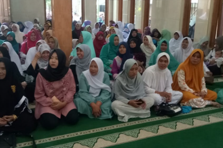 Contoh Teks Pembawa Acara Yasinan Ibu-Ibu, Buat Acara Makin Khidmat dan Terencana!