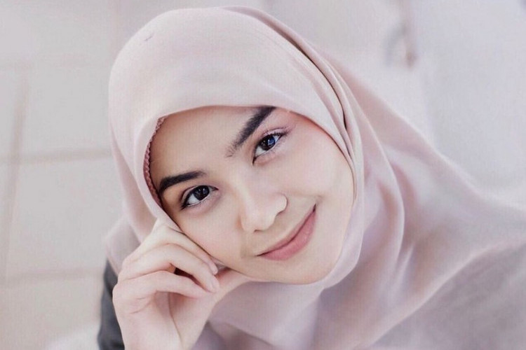 Profil dan Biodata Dea Hanara, Selebgram Hijabers Cantik yang Akhir-Akhir ini Sering Wara Wiri di FYP