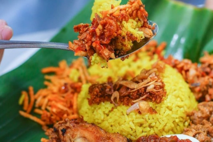 Cara Masak dan Resep Nasi Kuning Untuk 50 Porsi, Paket Komplit Untuk Berbagai Acara