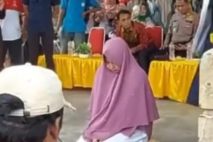 Viral Tiktok Video Pelakor di Aceh Diganjar Hukum Cambuk, Netizen: Adat Tradisi Keren!