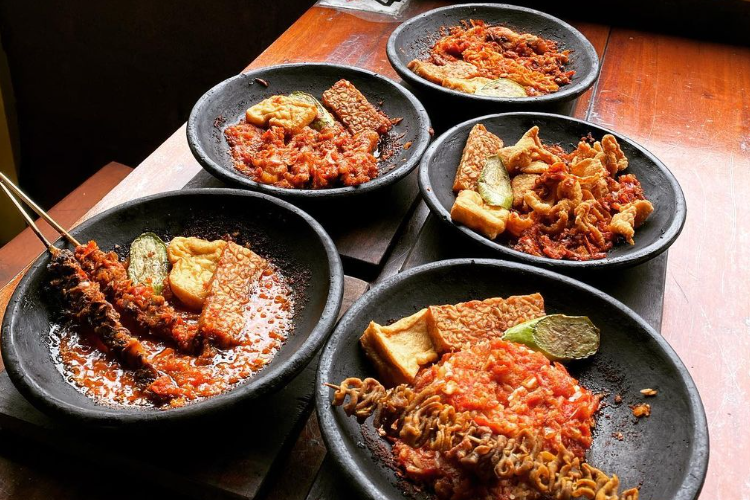 Daftar Harga Sambal Gami Bu Sum Surabaya Terbaru 2023, Cobain Varian Menu Best Sellernya yang Bikin Candu