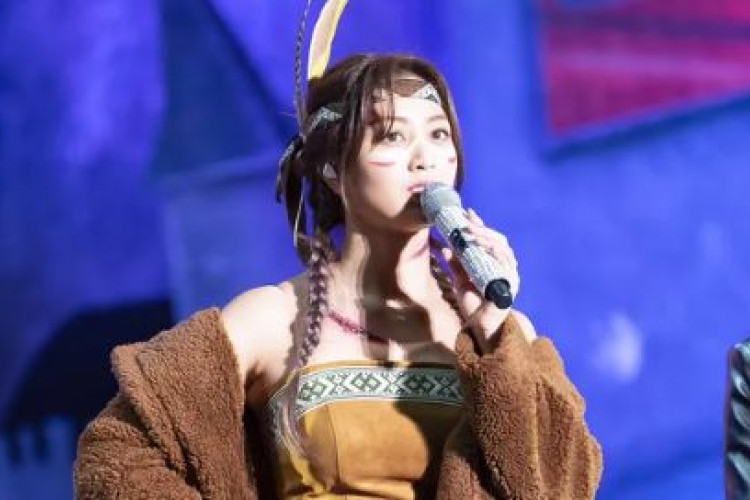 Jihyo TWICE Terjerat Rasis? Heboh Kontroversi Rasisme Kostum Masa Lalu Kembali Dibahas Usai Penampilan Adiknya 'Seoyeon TUIDE'