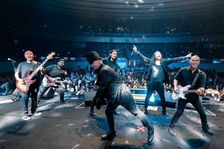 Jadwal Open Gate Konser Dewa 19 di Pesta Rakyat Jember Dibuka Dengan Sambutan Dari Andra and The Backbone