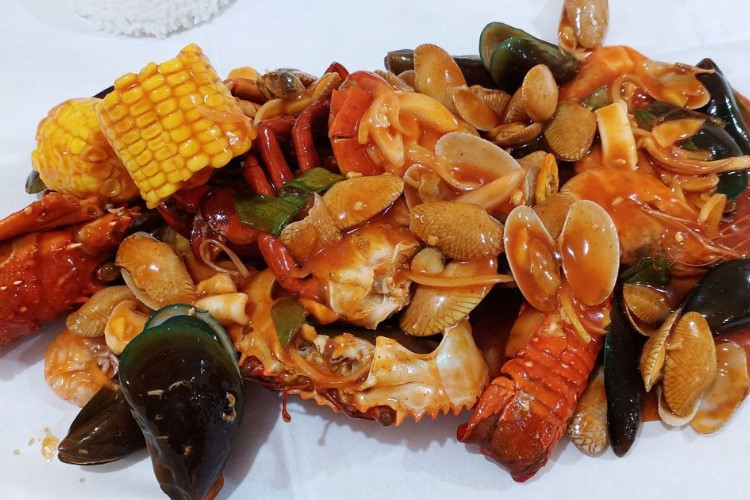 Daftar Menu Warung Seafood Tumpah Keluarga Jakarta Tahun 2023 Spot Berburu Kuliner Andalan Pecinta Rasa Laut
