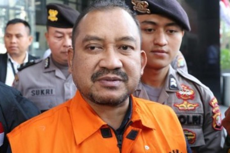 Terjaring OTT, KPK Resmi Tahan Bupati Pemalang Anom Widiyantoro dan Sita Rp2 Miliar