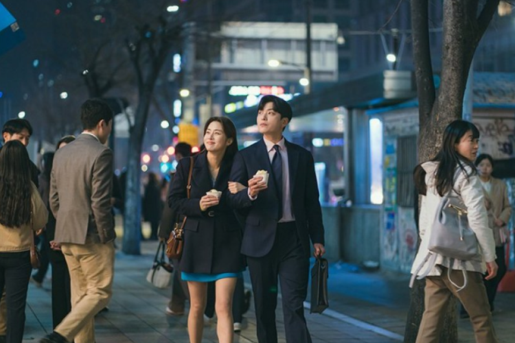 Spoiler Drama Korea Strangers Again Episode 11-12 yang Akan Tayang Malam Ini 22 Februari 2023