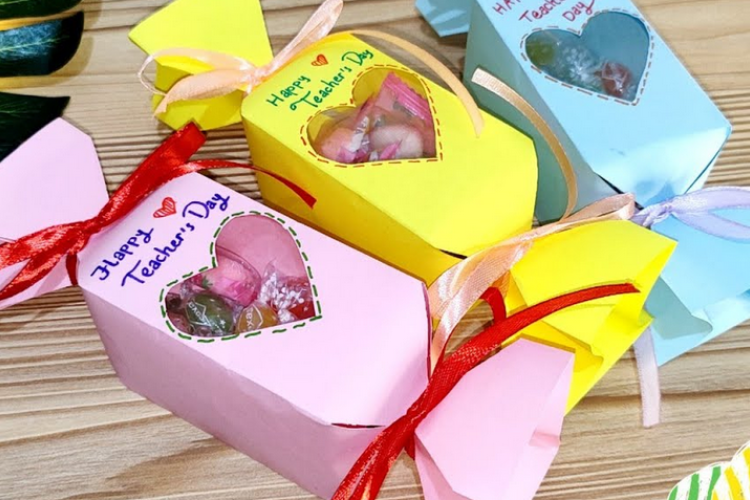 Cara Cari Referensi Hadiah Hari Guru yang Unik dan Bermakna Anti Mainstream, Cari Inspirasinya Disini Biar Termotivasi!