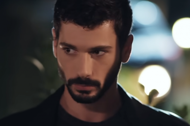 Nonton Drama Turki Hudutsuz Sevda (2023) Episode 3 Sub Indo dan Jadwal Tayangnya, Halil Siap Menyerang!