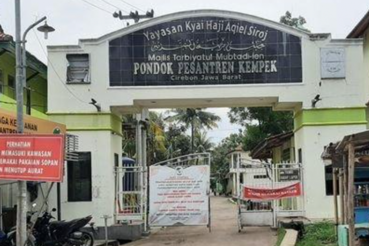 Profil Pondok Pesantren KHAS Kempek Cirebon, Telah Berdiri Sejak Tahun 1908 Silam