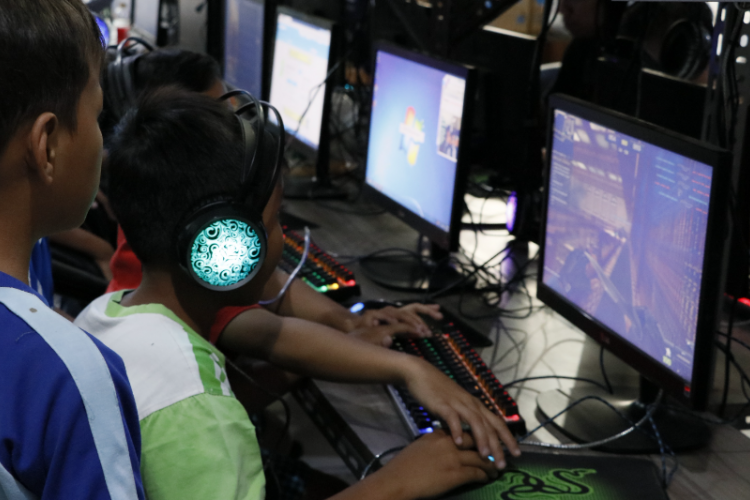 Daftar Warnet Batam Terbaik, Untuk Streaming Hingga Gaming Paling Top dengan Tarif Per Jam Murah