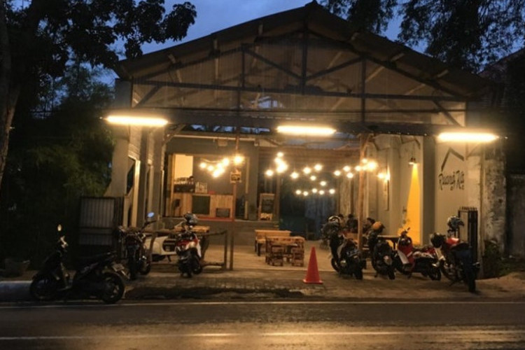 Pesona Cafe Ruang Kayu Lumajang jadi Tempat Nongkrong Hits! Cocok untuk Kumpul Keluarga dan Orang Terkasih