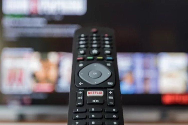 4 Tips Membesarkan Layar TV Polytron Atau Mengembalikan Ke Ukuran Semula