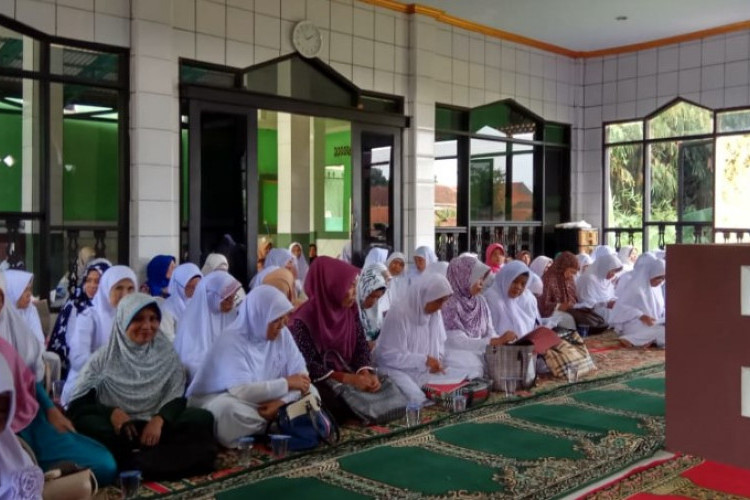 Kumpulan Contoh Teks MC Pengajian Ibu Shohibul Bahasa Sunda, Sederhana dan Bikin Cair Suasana