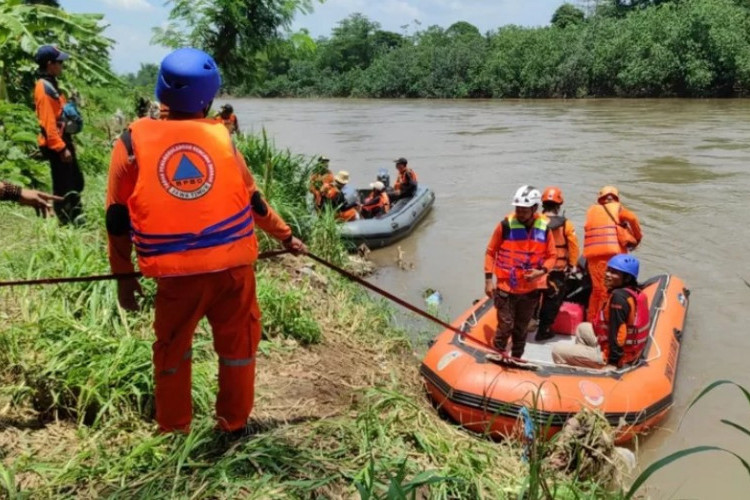 Identitas Pria Loncat Bunuh Diri di Sungai Brantas Kediri Ternyata Orang Banyumas Jawa Tengah