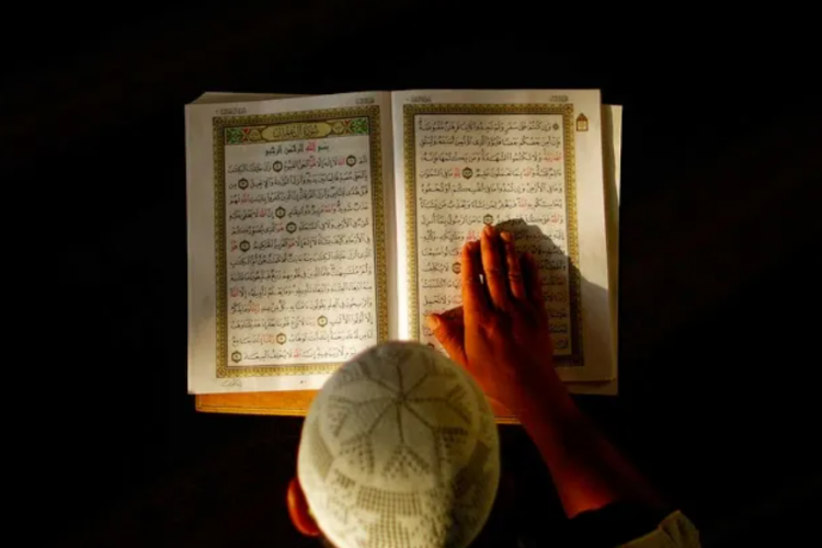 Contoh Teks MC dan Susunan Acara Khotmil Quran Bahasa Jawa yang Mudah Dihafalkan