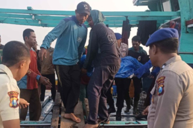 Tangis Keluarga Pecah Saat Dua ABK Korban Perkelahian di Perairan Sri Lanka Tiba di Rumah Duka