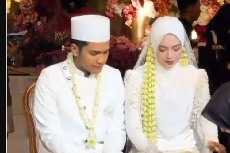 Selamat Menempuh Hidup Baru! Pendakwah Kadam Sidik dan Ning Najma Tsuroyya Resmi Gelar Pernikahan