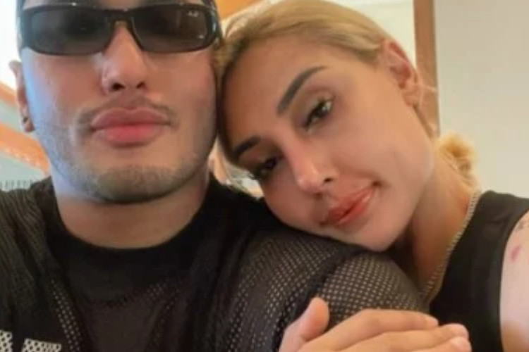 Video Zarina Anjoulie dan Daddy Ash Diduga Bocor Ke Internet: Cek Di Sini Asli atau Bukan