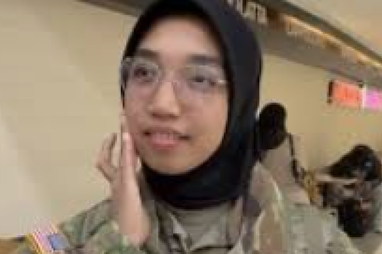 Viral WNI Berhijab Gabung Tentara AS, Netizen Auto Debat: Kok Bisa dan Apa Risikonya?