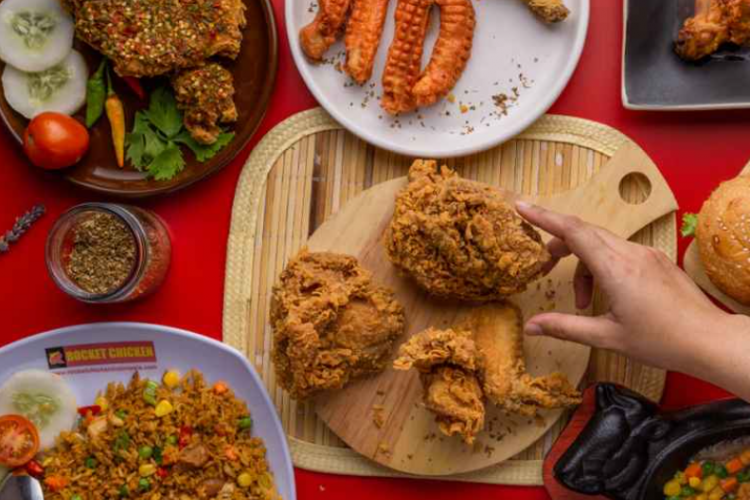 Daftar Harga Menu Rocket Chicken, Pekalongan 4 Terbaru 2023, dari A La Carte Hingga Menu Paket