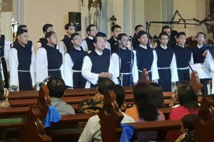 Kumpulan Lagu Lagu Untuk Paduan Suara Gereja, Ini Dia Rekomendasinya yang Bisa Kamu Dengarkan!