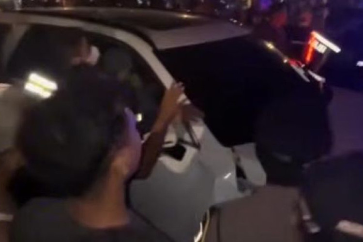 Kecelakaan Maut Hyundai Palisade di Kediri: Remaja 16 Tahun Tabrak Beruntun 4 Kendaraan, 1 Mahasiswi Tewas