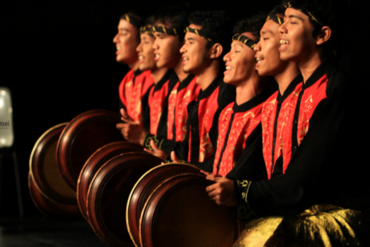 Tari Rapa'i Geleng Adalah: Pengertian, Fungsi, Sejarah, dan Lambangnya