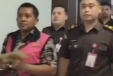 Kades Slamet Priyanto Ditahan, Kasus Pungli Hampir Rp1 Miliar Gegerkan Sidoarjo: Skandal yang Bikin Netizen Heboh!