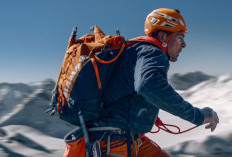 Nonton Film Dokumenter Netflix Race to the Summit (2023) Full Movie Sub Indo Misi Pecahkan Rekor Pendakian Tercepat di Pegunungan Alpen Swiss