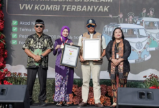 53 Pasangan Gelar Prosesi Akad Nikah Didalam Mobil Volkswagen Kombi di Kediri, Sukses Pecahkan Rekor MURI
