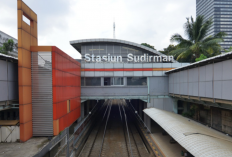 Jadwal KRL Sudirman-Cikarang Terbaru 2023, Lewati 4 Jalur Kereta Api