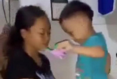 Link Video Ibu dan Anak yang Viral di TikTok Terekam Mainkan Alat Vital Bocah Baju Biru, Dirujak Warganet Tanpa Sisa