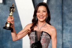 Membanggakan! Michelle Yeoh Aktris Asia Pertama Memenangkan Piala Oscar 2023