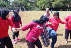 Cara Bermain Lomba Estafet Sarung yang Seru Buat Melatih Kekompakan dan Kerja Sama  